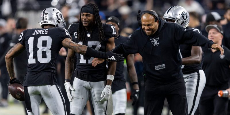 Mark Davis respektlos gegenüber Antonio Pierce