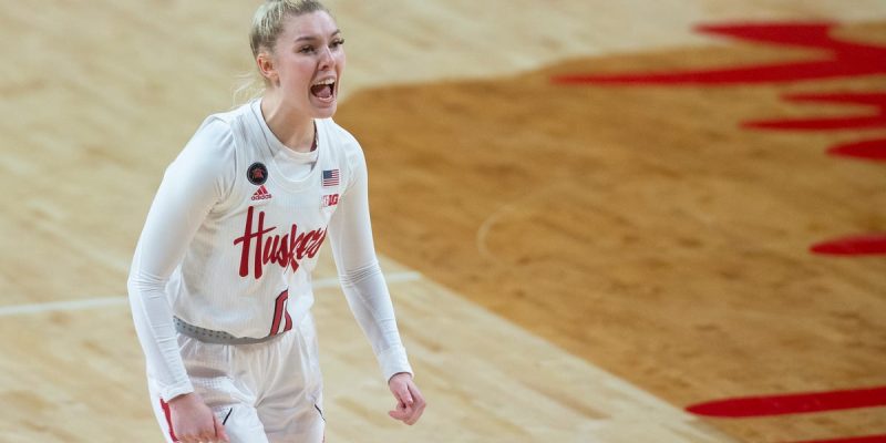 Ex-Nebraska-Basketballspielerin Ashley Scoggin verklagt Schule