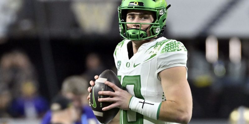 Wer wird Oregons Start-QB im Fiesta Bowl sein?  Erforschung der Gerüchte, dass Bo Nix das Bowl-Spiel schwänzt