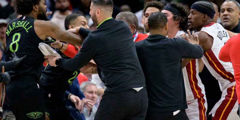 Die UFC-Karte der NBA wurde am Freitagabend geladen: Butler erstickte, Schläge flogen