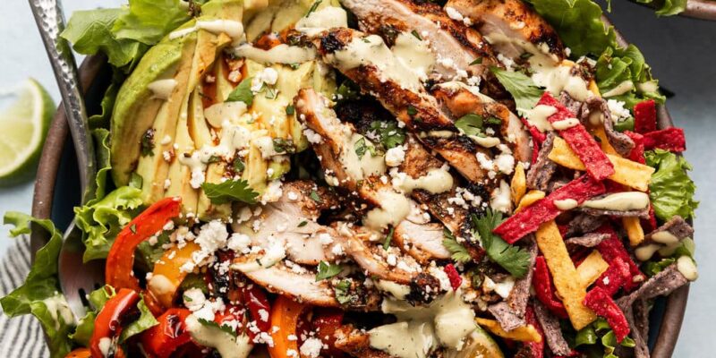 Der beste Hühnchen-Fajita-Salat, den Sie zu Hause zubereiten können