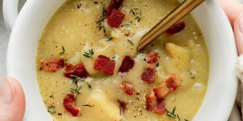 Cremige Kartoffel-Lauch-Suppe mit Speck