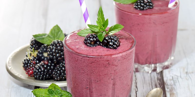 Brombeeren-Birnen-Smoothie mit Maracuja