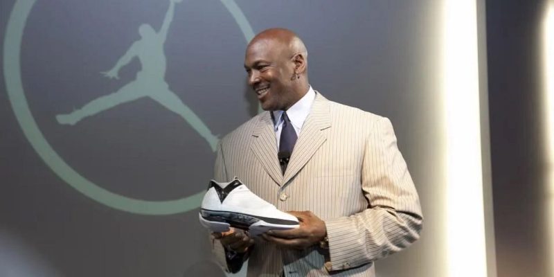 Wie viel von den 6.590.000.000 US-Dollar wird Michael Jordan dieses Jahr einstecken?