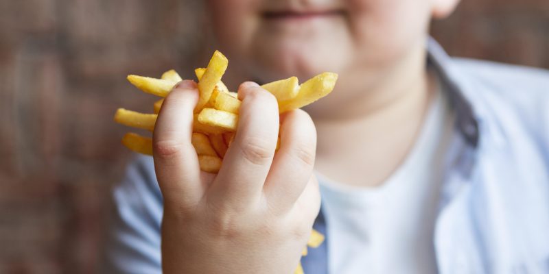 So fördern Sie einen gesunden Lebensstil bei übergewichtigen Kindern